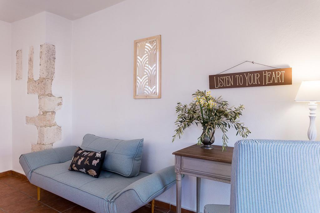 Mediterraneo Suite Home 罗希姆诺 外观 照片