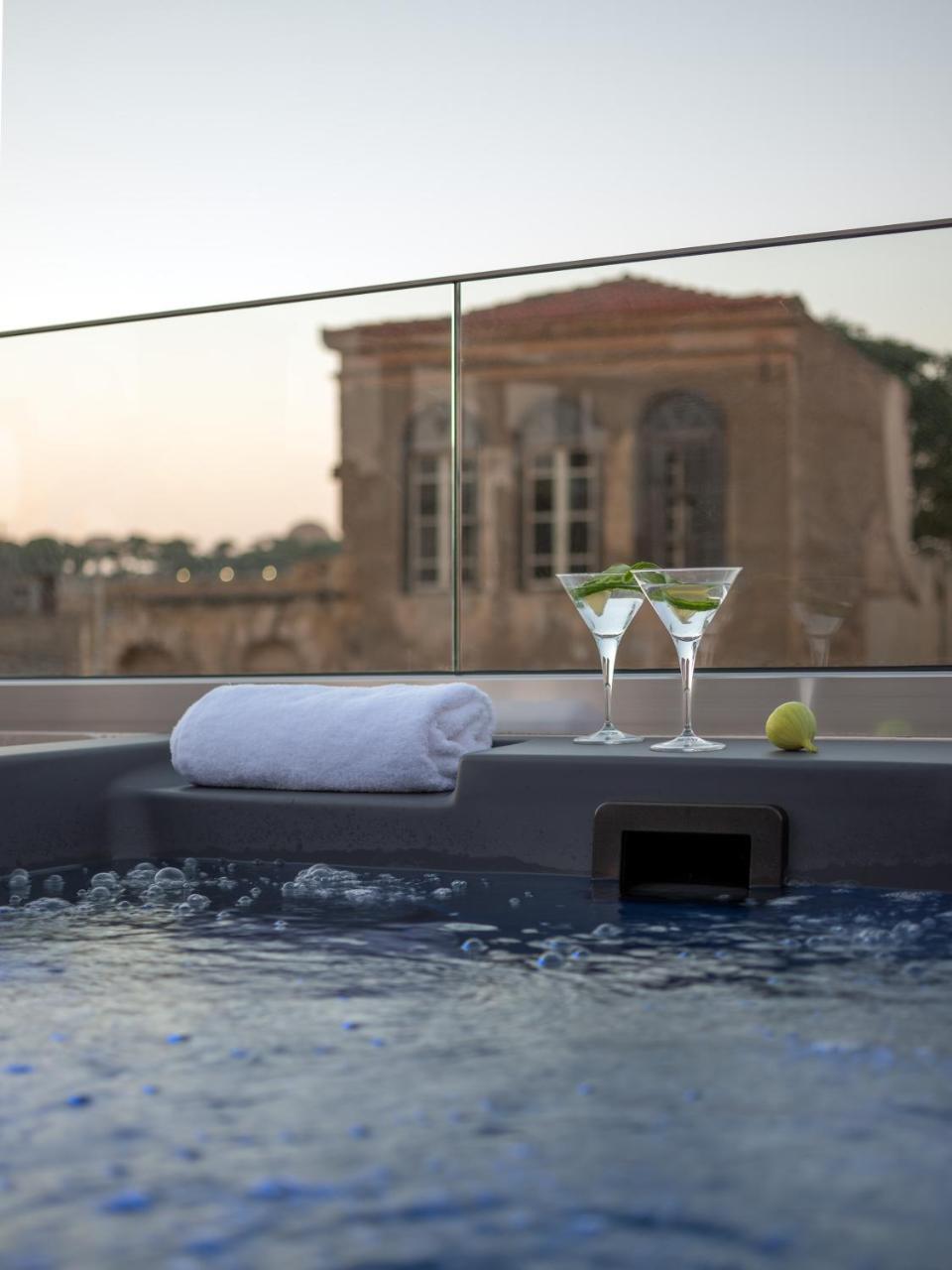 Mediterraneo Suite Home 罗希姆诺 外观 照片